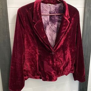 MYSTREE *Size Large/10* Burgandy velour blazer.